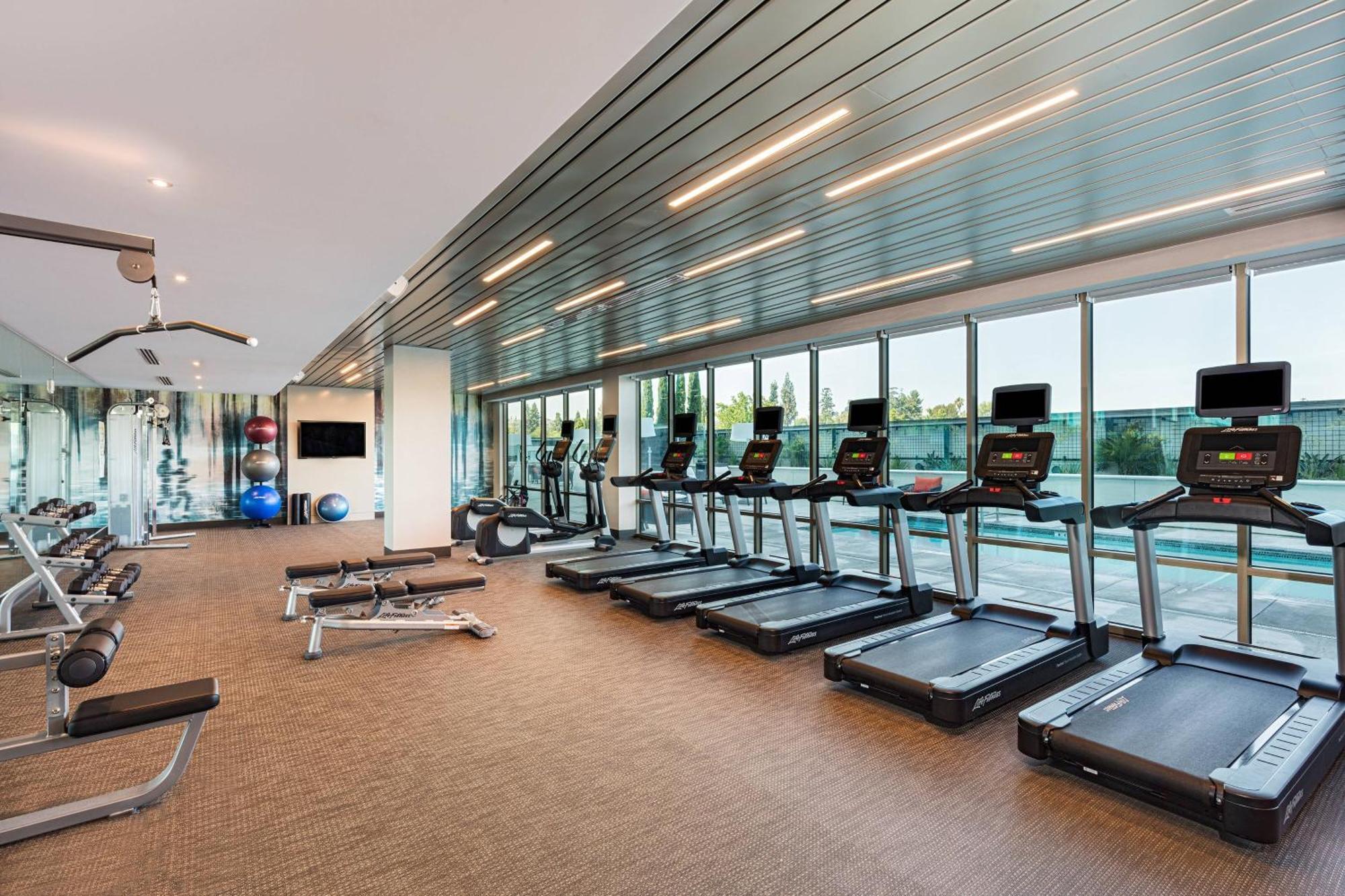 Courtyard By Marriott Los Angeles מונטריי פארק מראה חיצוני תמונה